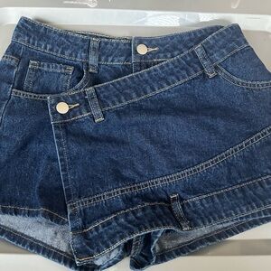 SHEIN  Denim Skirt With Criss Cross Waistband, shorts / skirt